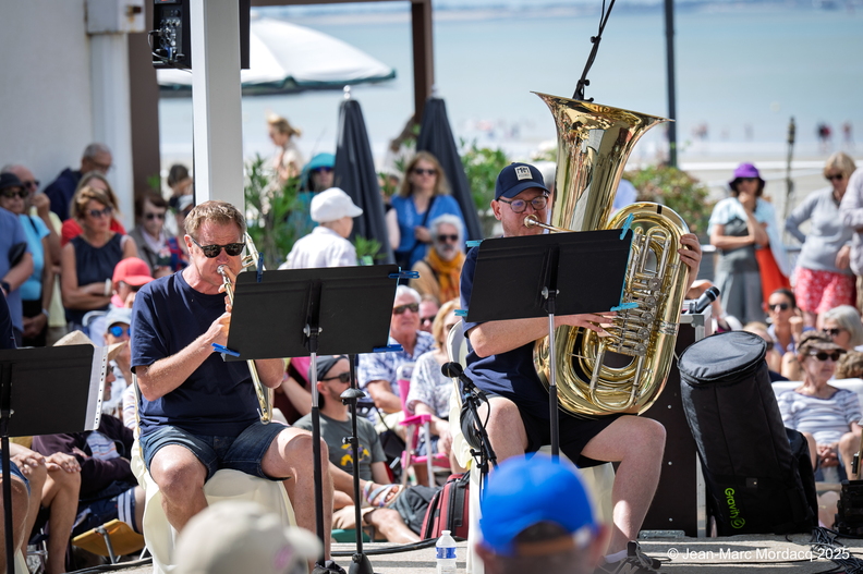 Les_Cuivres_de_l_Orchestre_UnViolonsurlesable_2025_©Jean-Marc_Mordacq_DSC2318.jpg